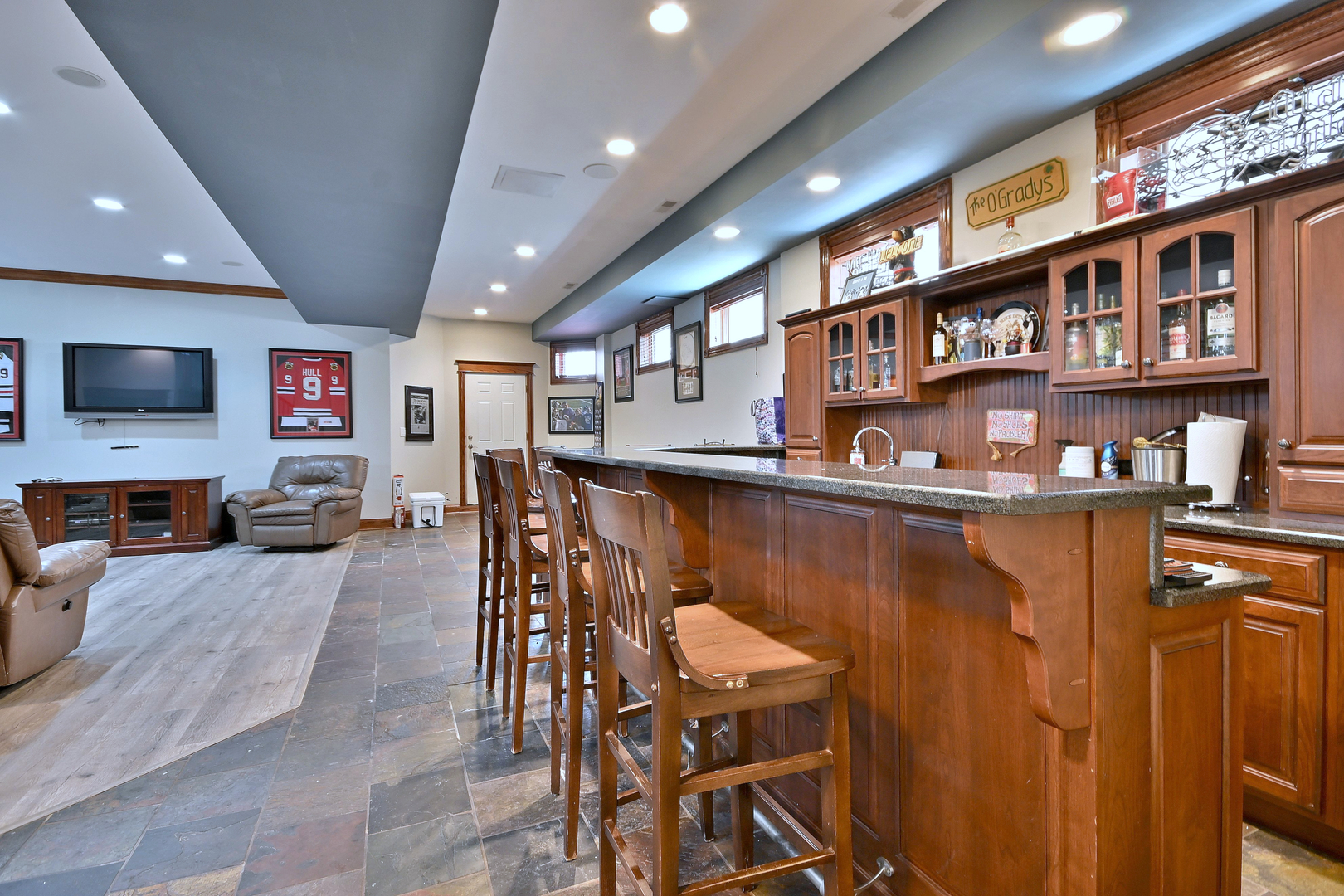 6035 N Navarre Avenue