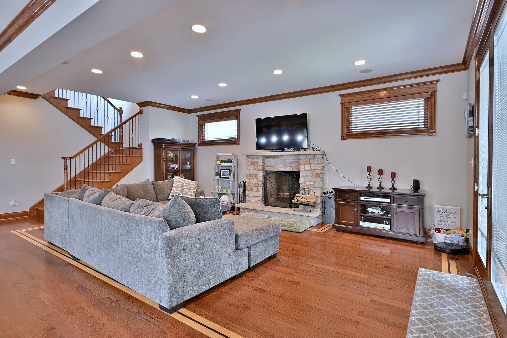 6035 N Navarre Avenue