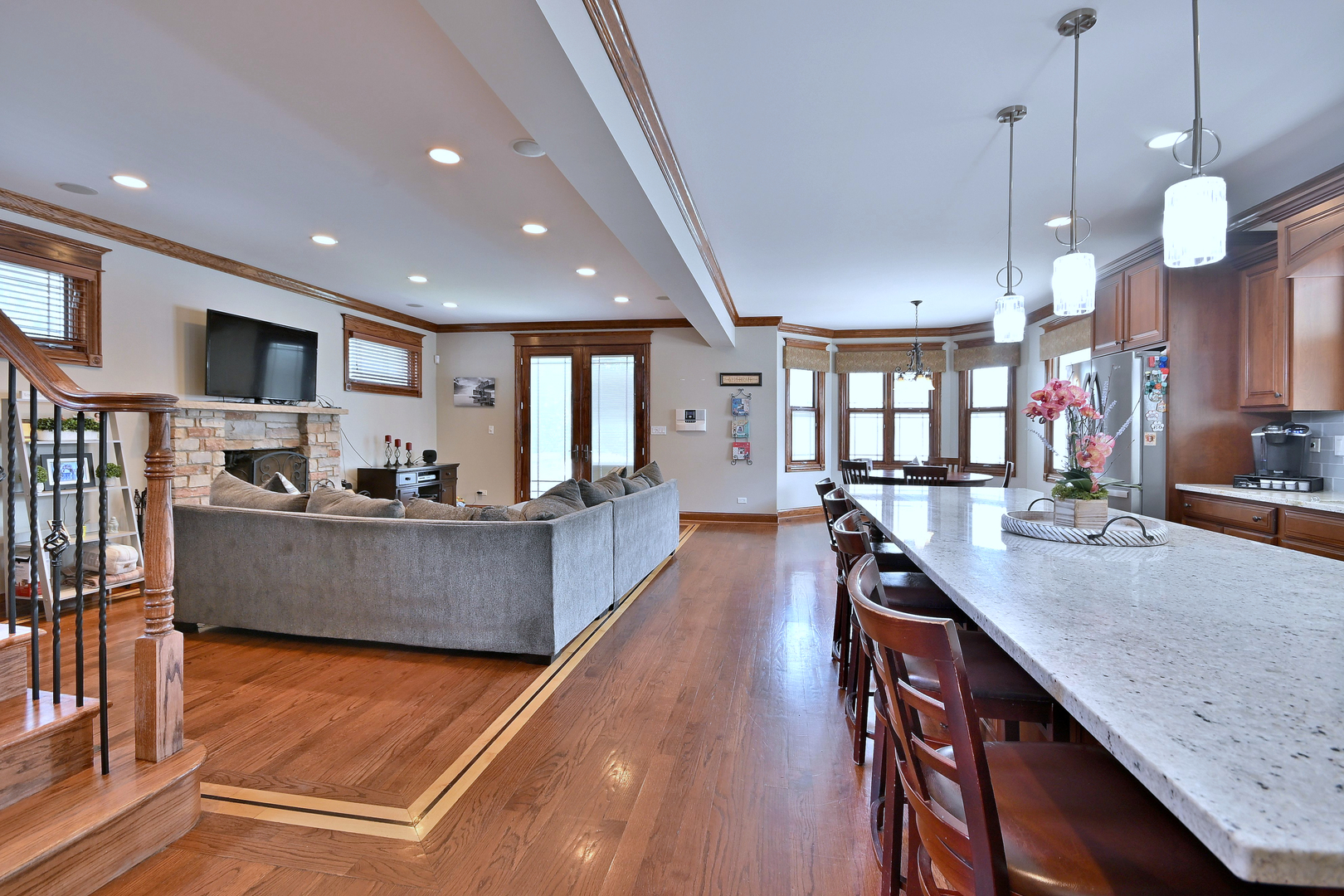 6035 N Navarre Avenue