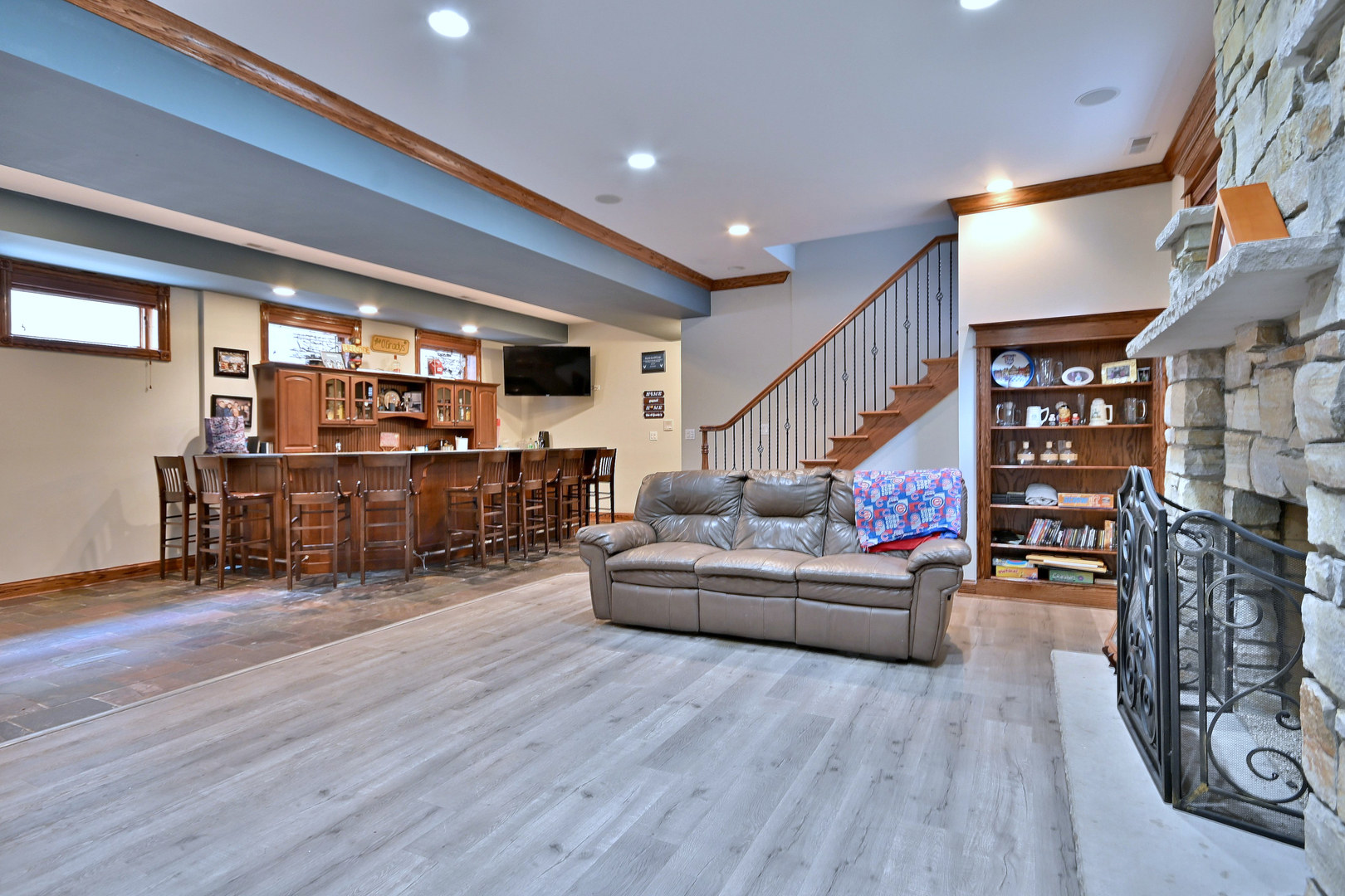 6035 N Navarre Avenue