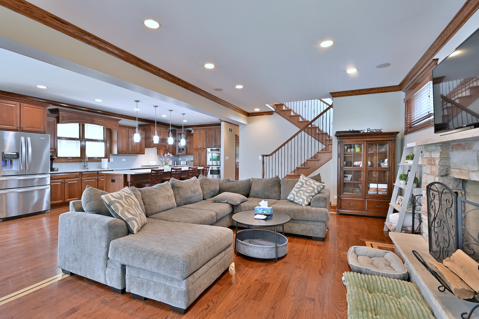 6035 N Navarre Avenue