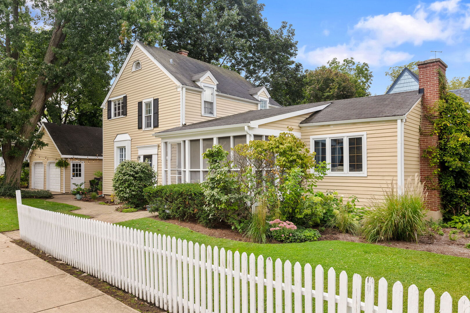 345 E Russell Street