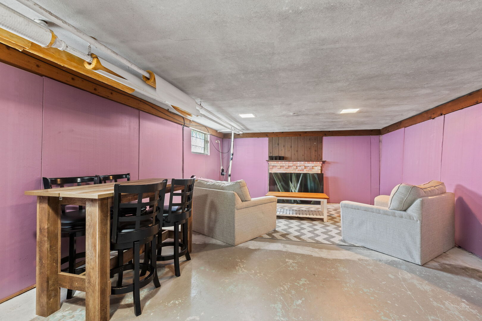 345 E Russell Street