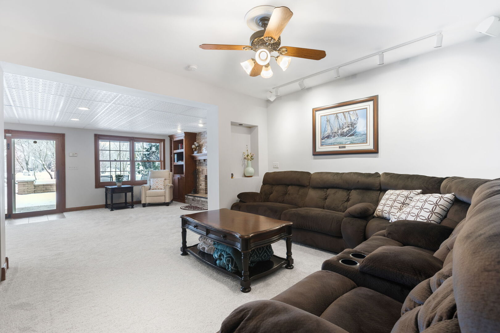 7N610 Cloverfield Circle