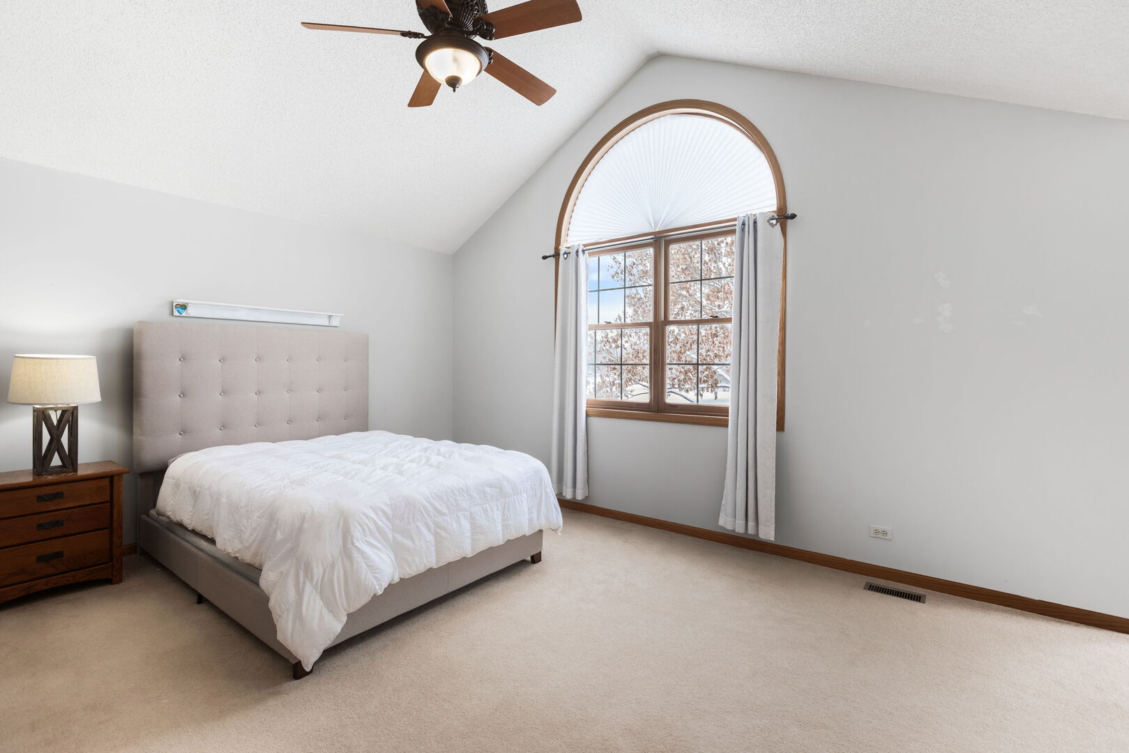 7N610 Cloverfield Circle