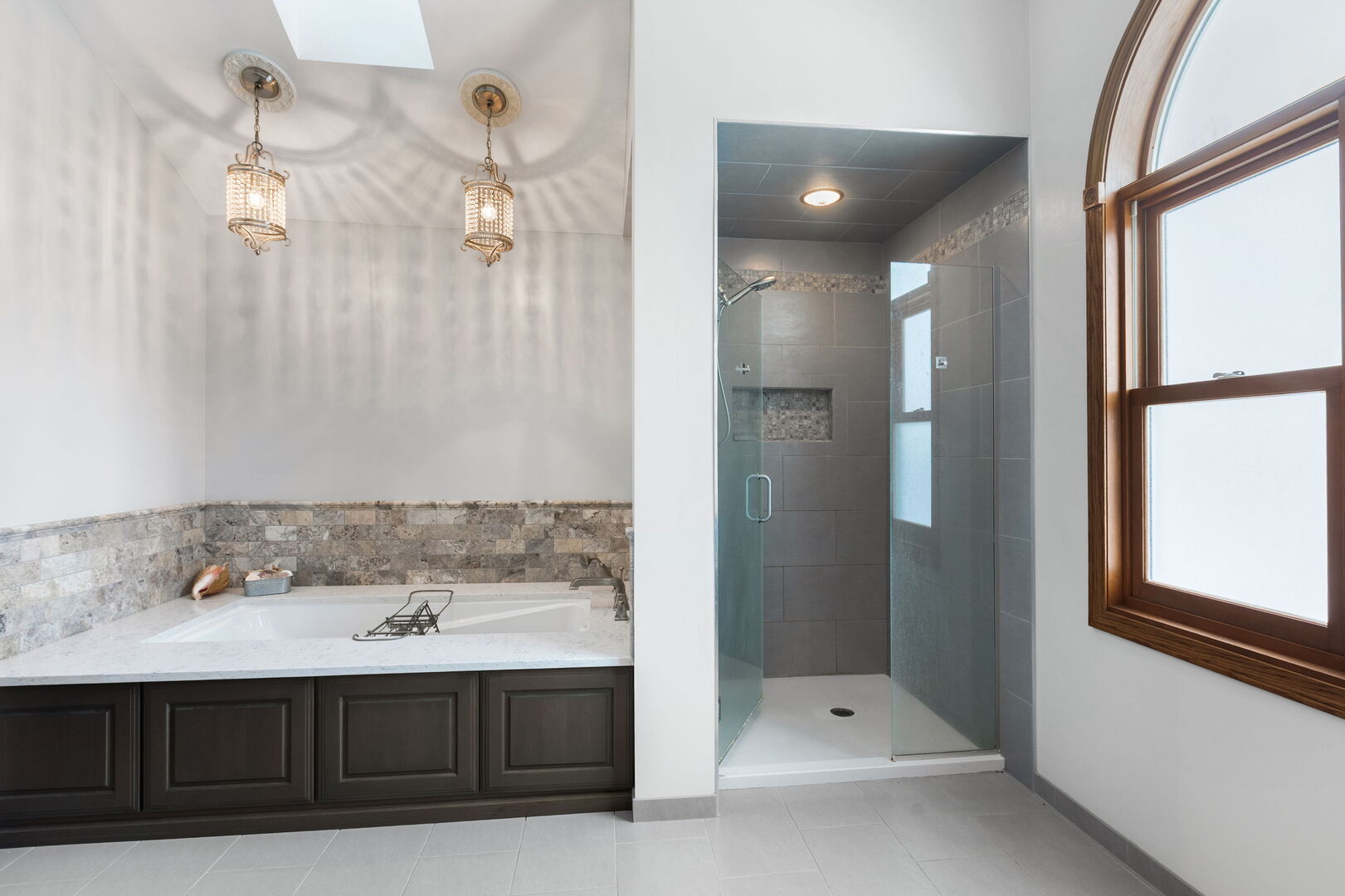 7N610 Cloverfield Circle