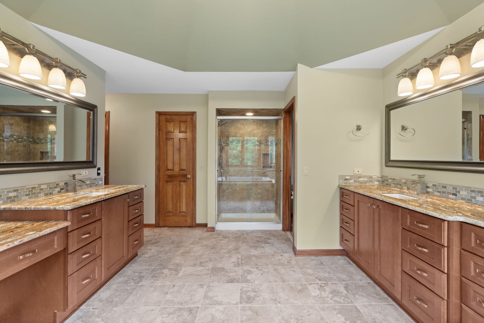 25410 N Cayuga Trail