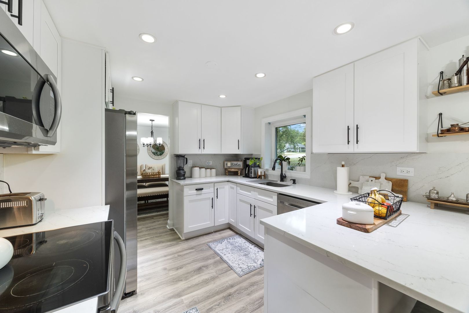 320 Pochet Lane