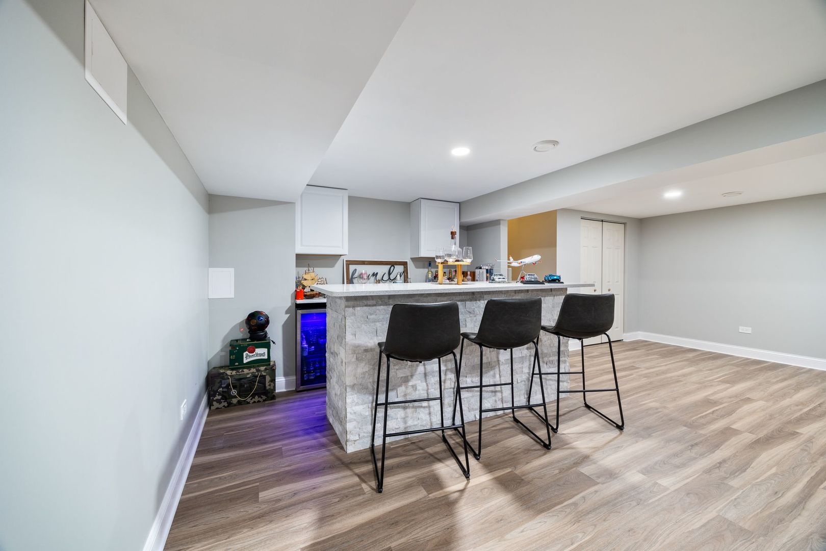 320 Pochet Lane