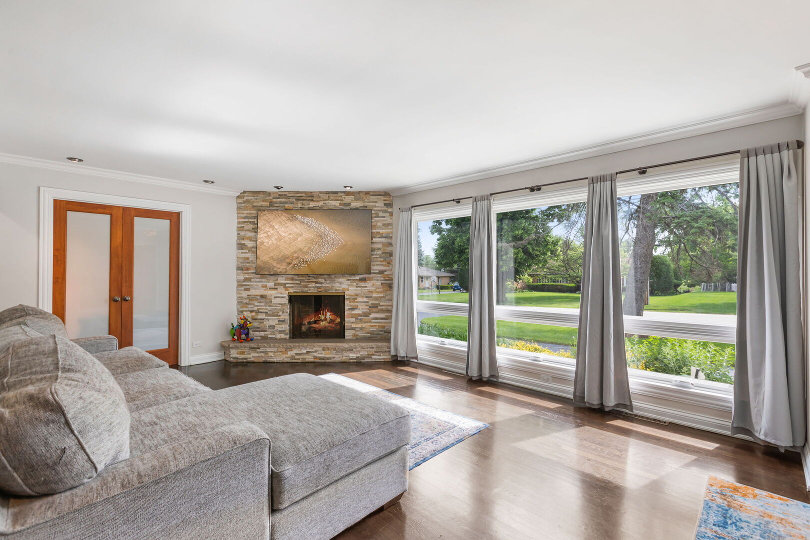 606 Country Club Drive