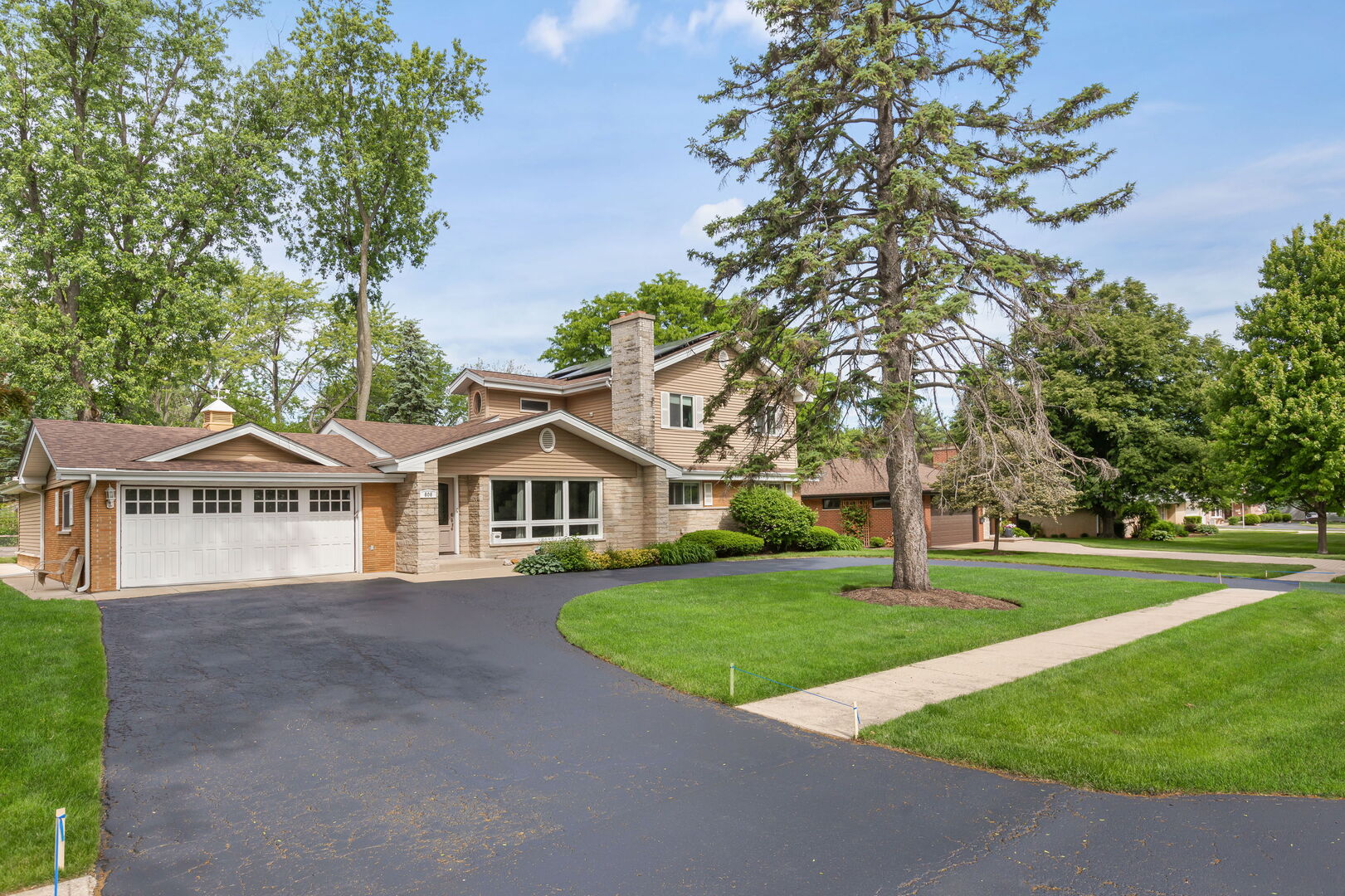 606 Country Club Drive