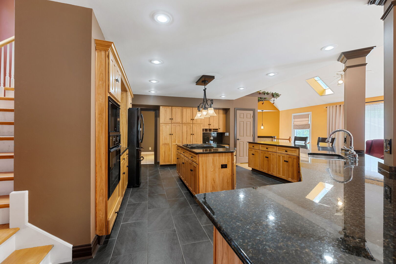 323 N Pleasant Road