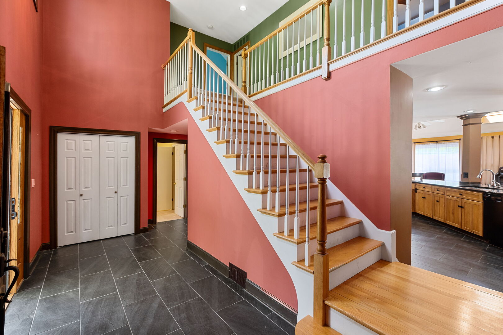 323 N Pleasant Road