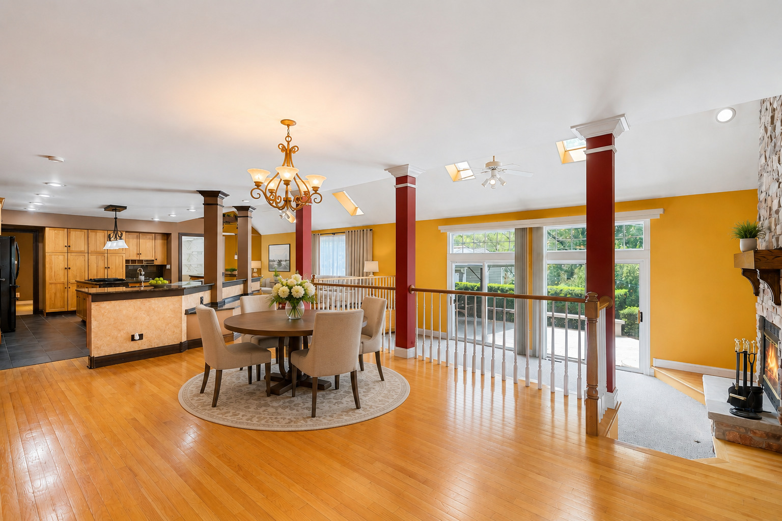 323 N Pleasant Road