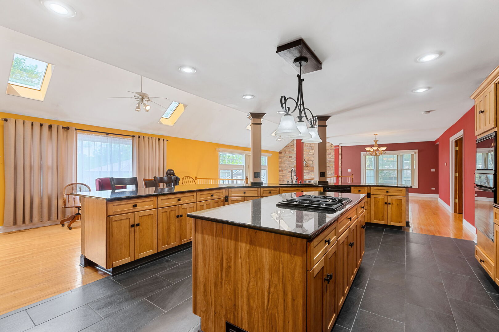 323 N Pleasant Road