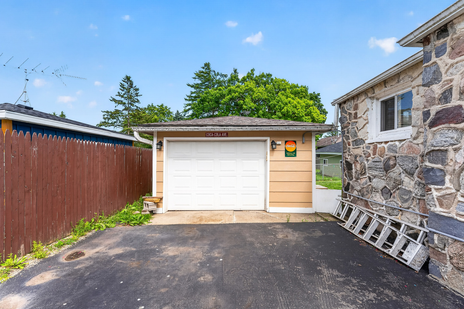 42329 N ELM Street