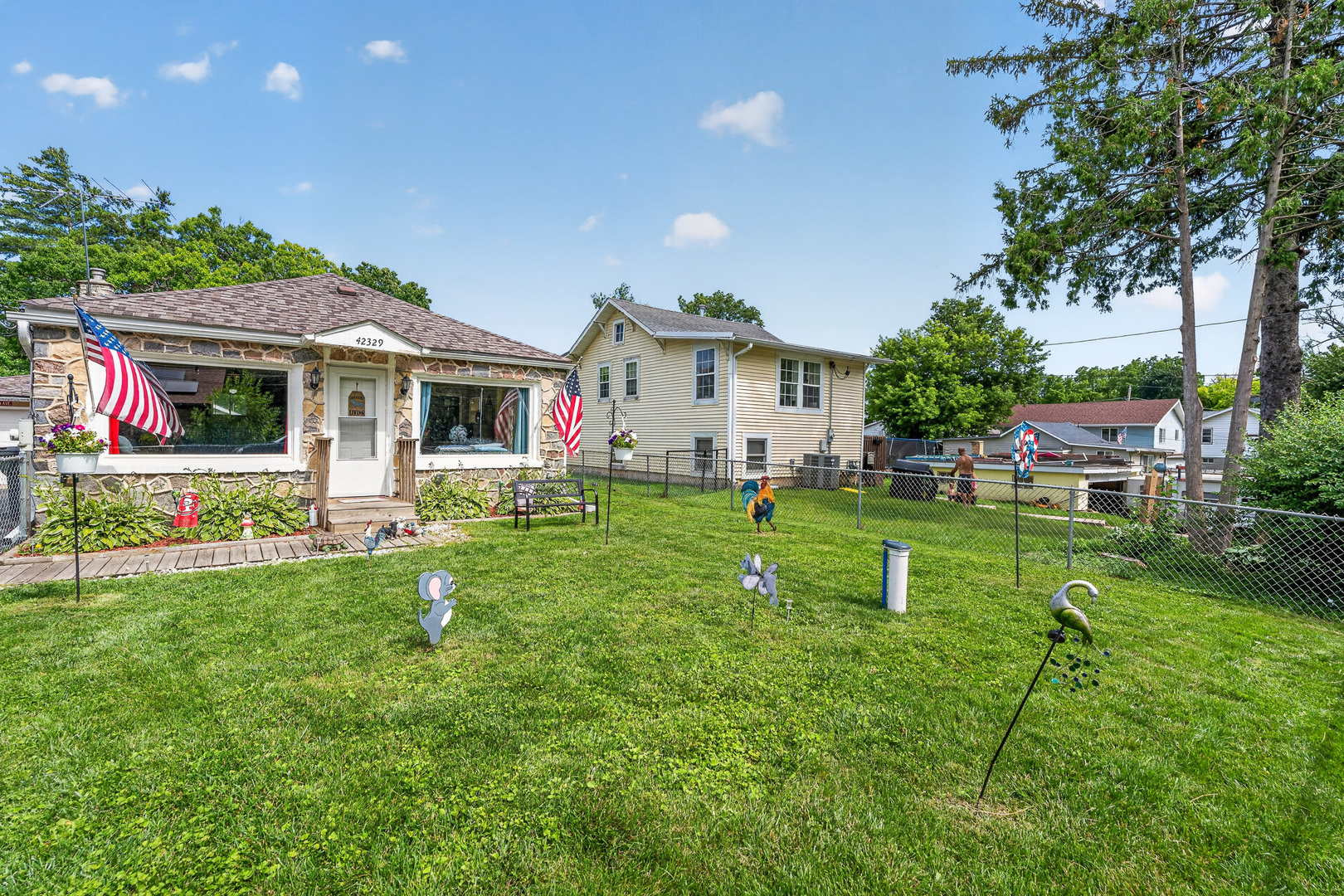 42329 N ELM Street