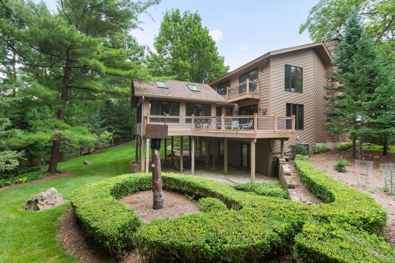 25546 Cayuga Trail