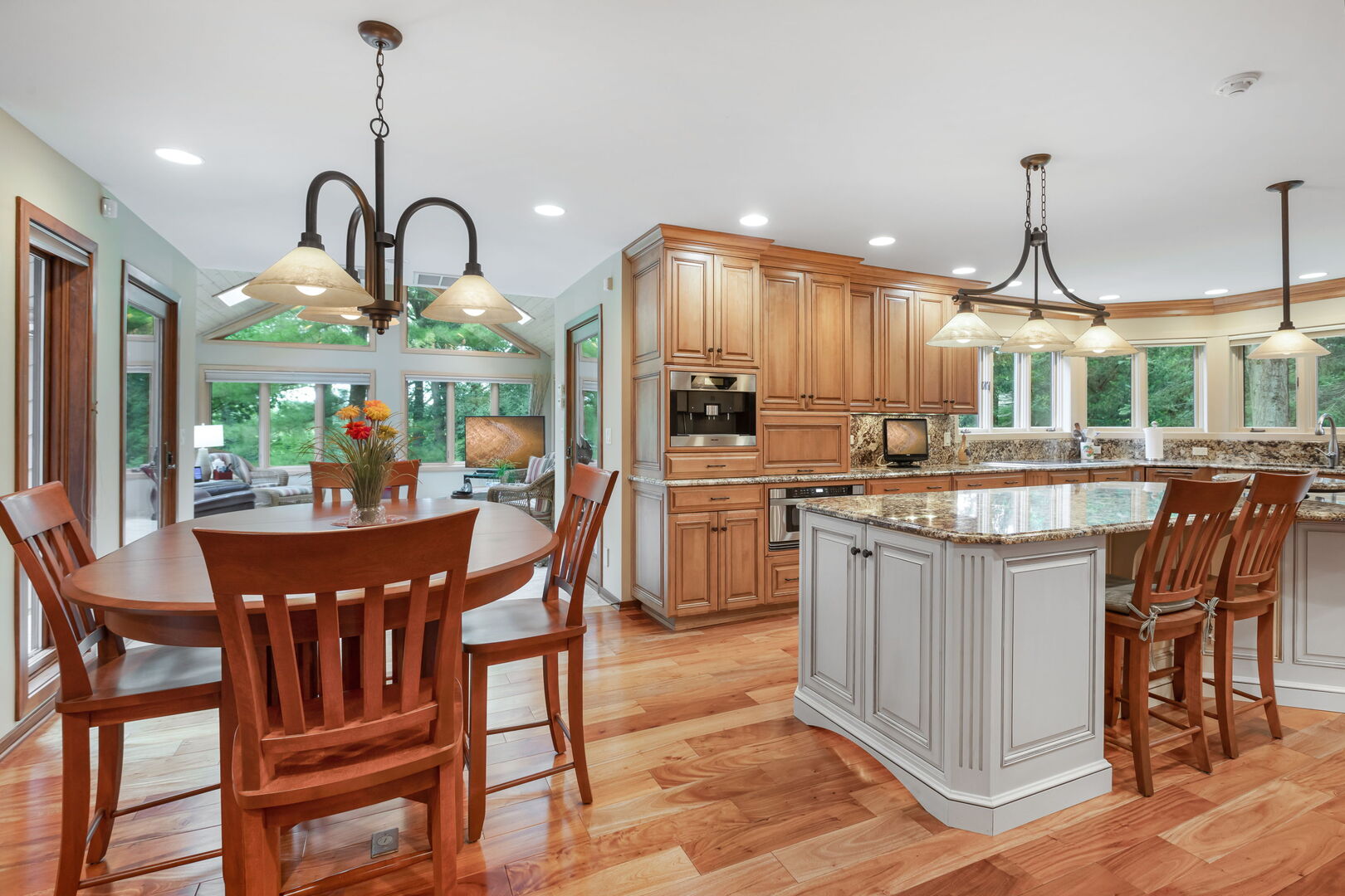 25546 Cayuga Trail