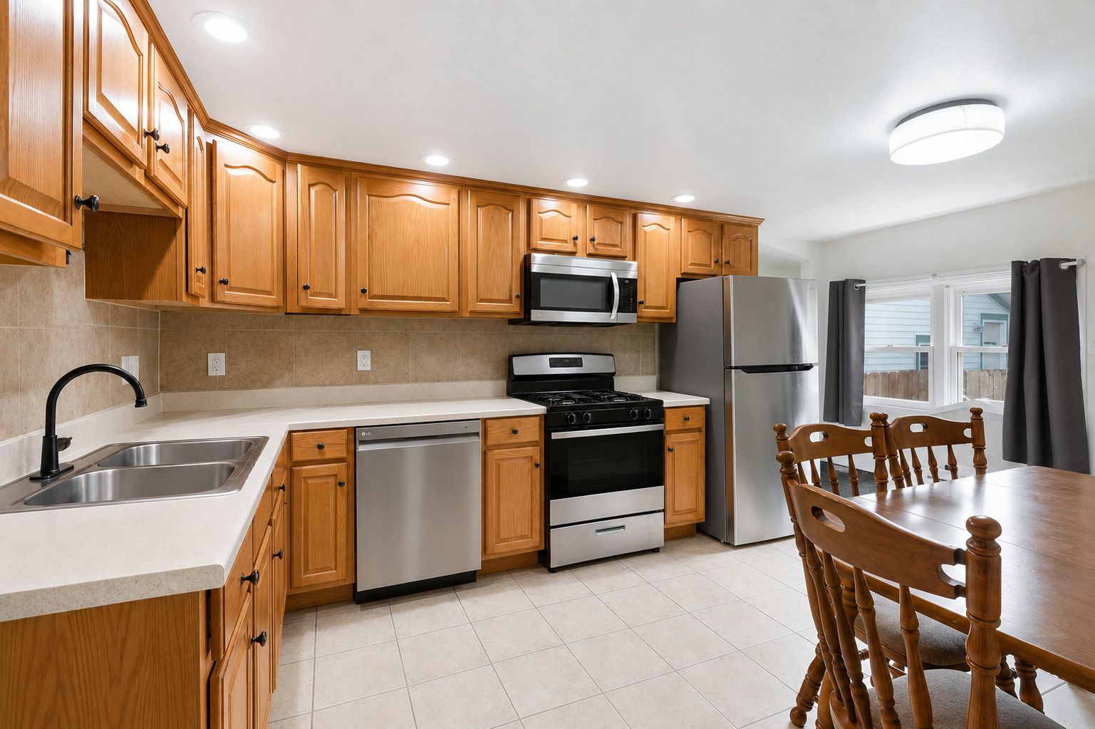331-333 E Lincoln Avenue