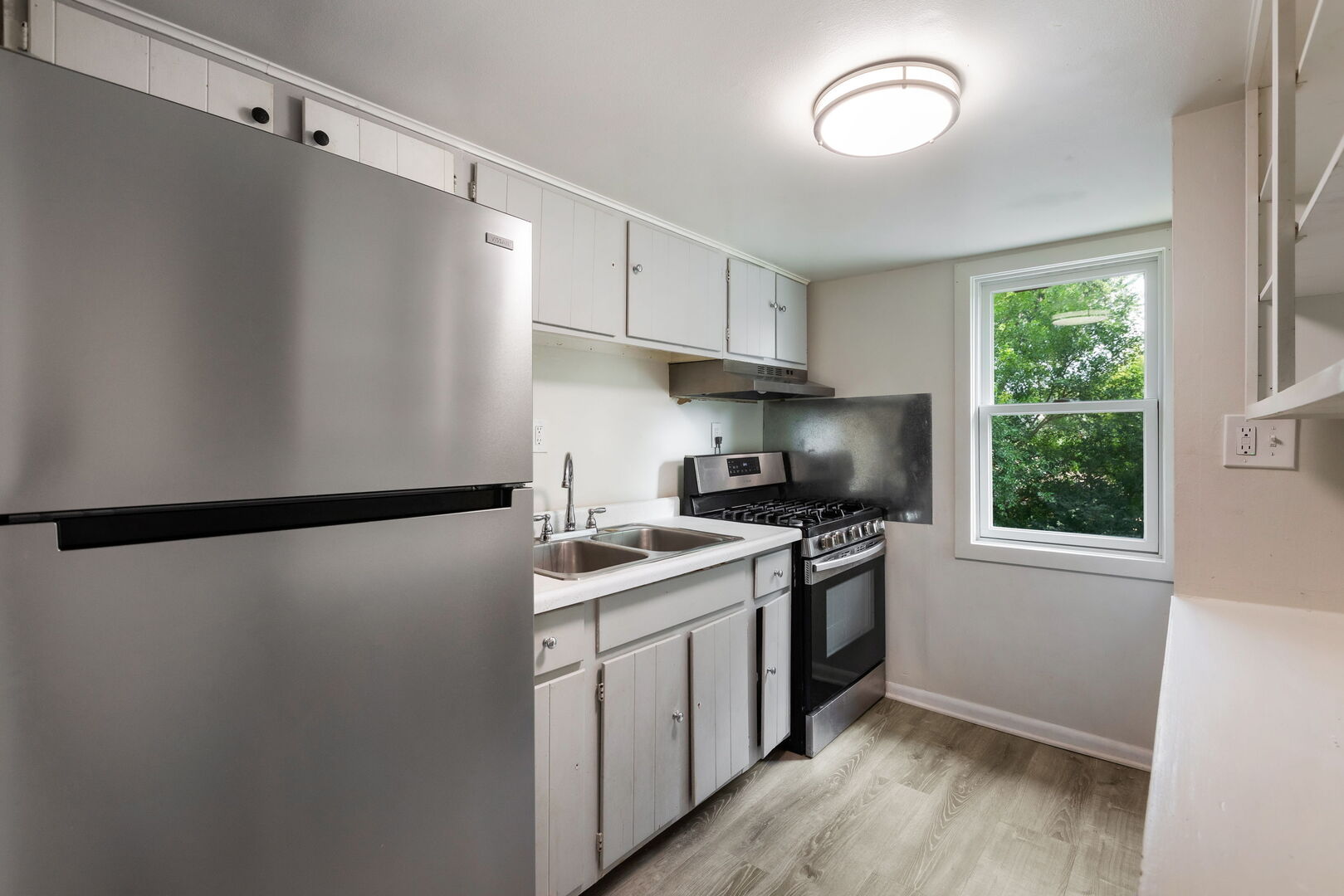 331-333 E Lincoln Avenue