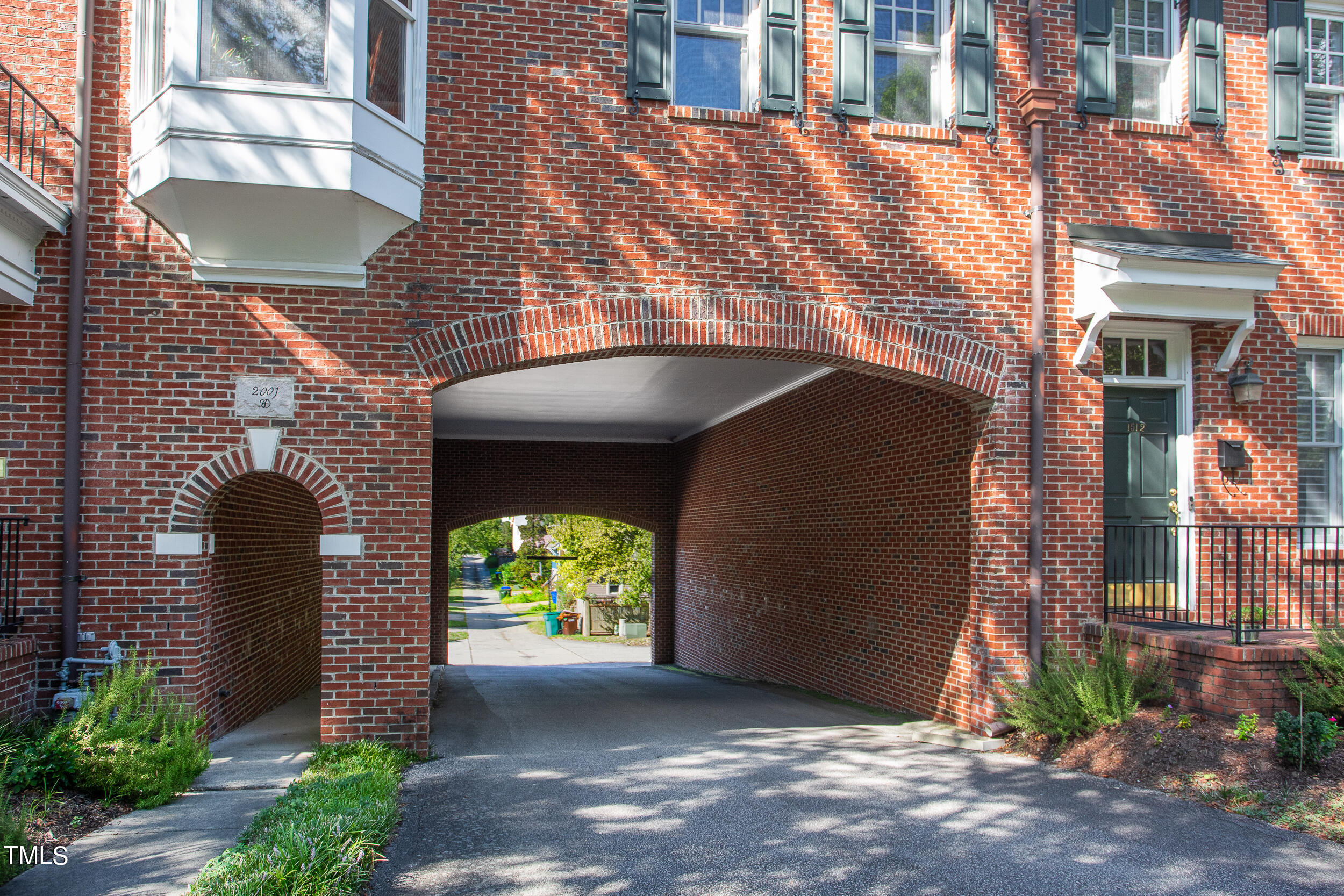1510 W Markham Avenue
