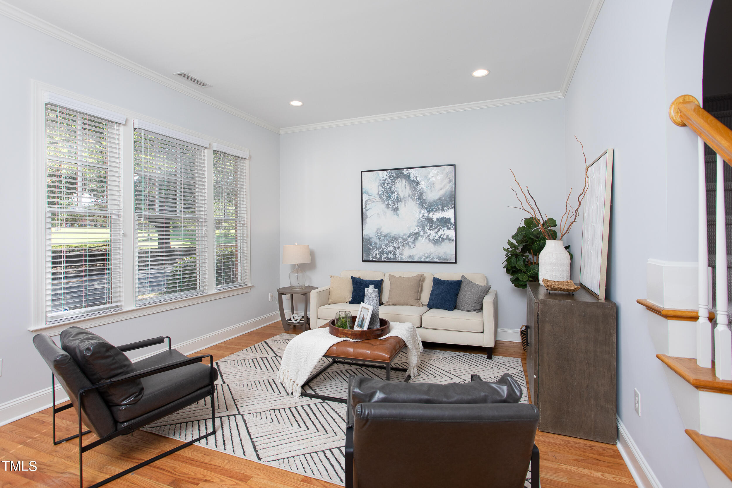 1510 W Markham Avenue
