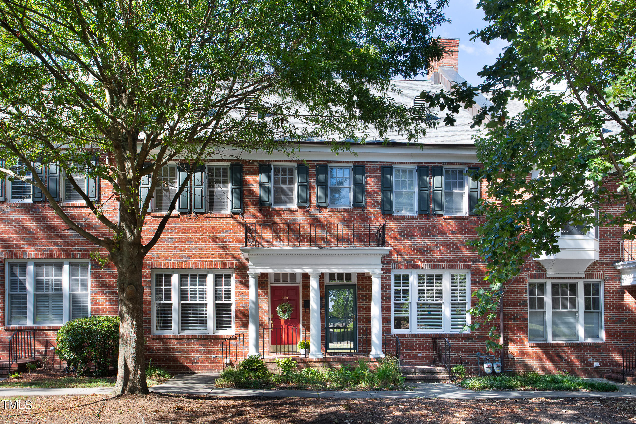1510 W Markham Avenue