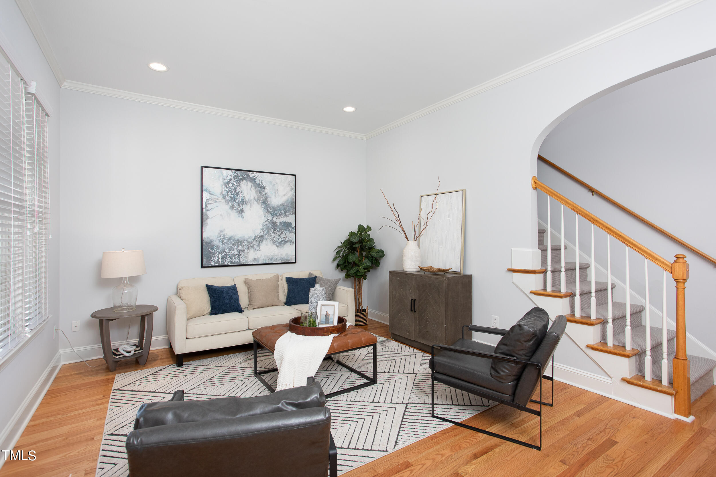 1510 W Markham Avenue