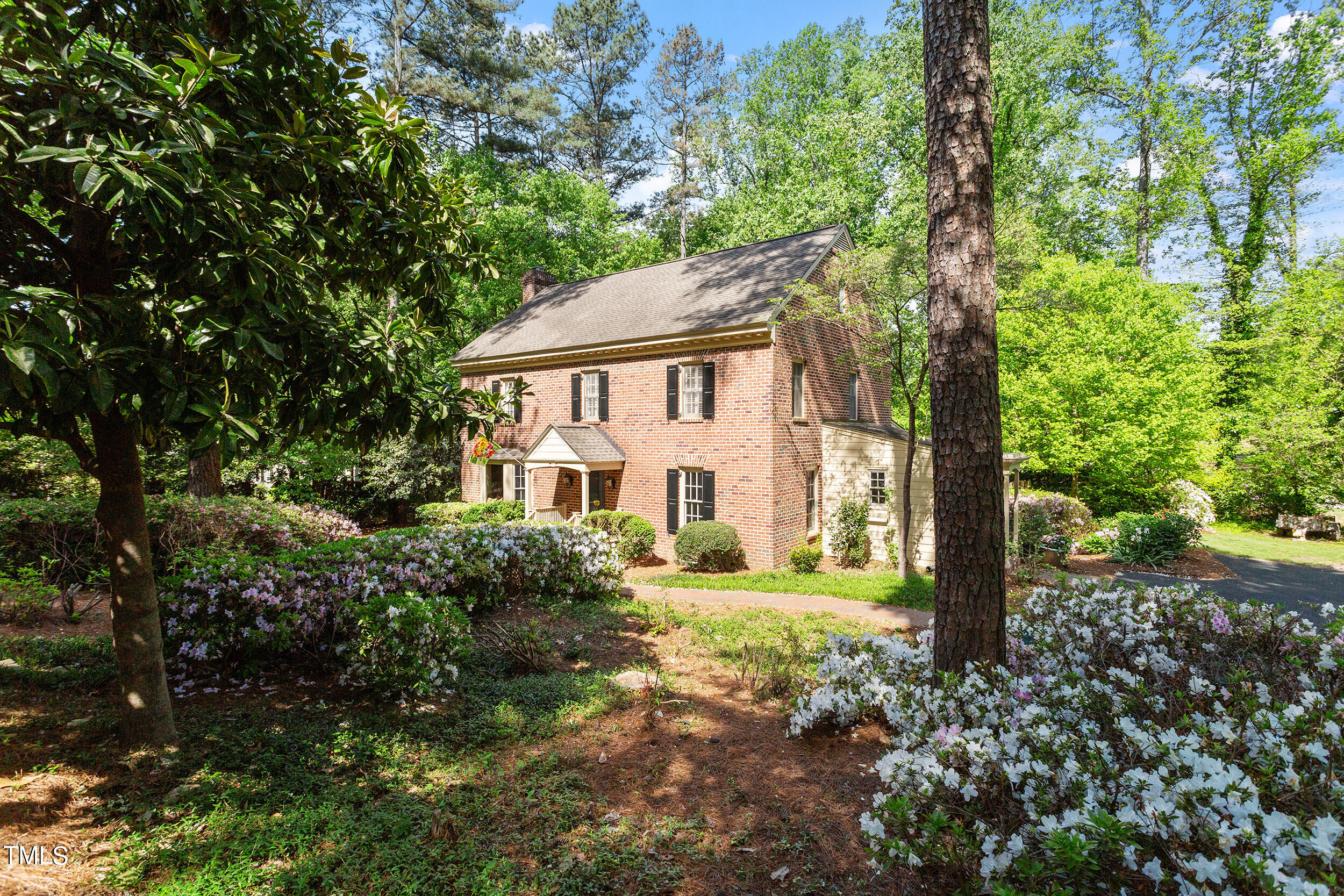 524 Lakestone Drive