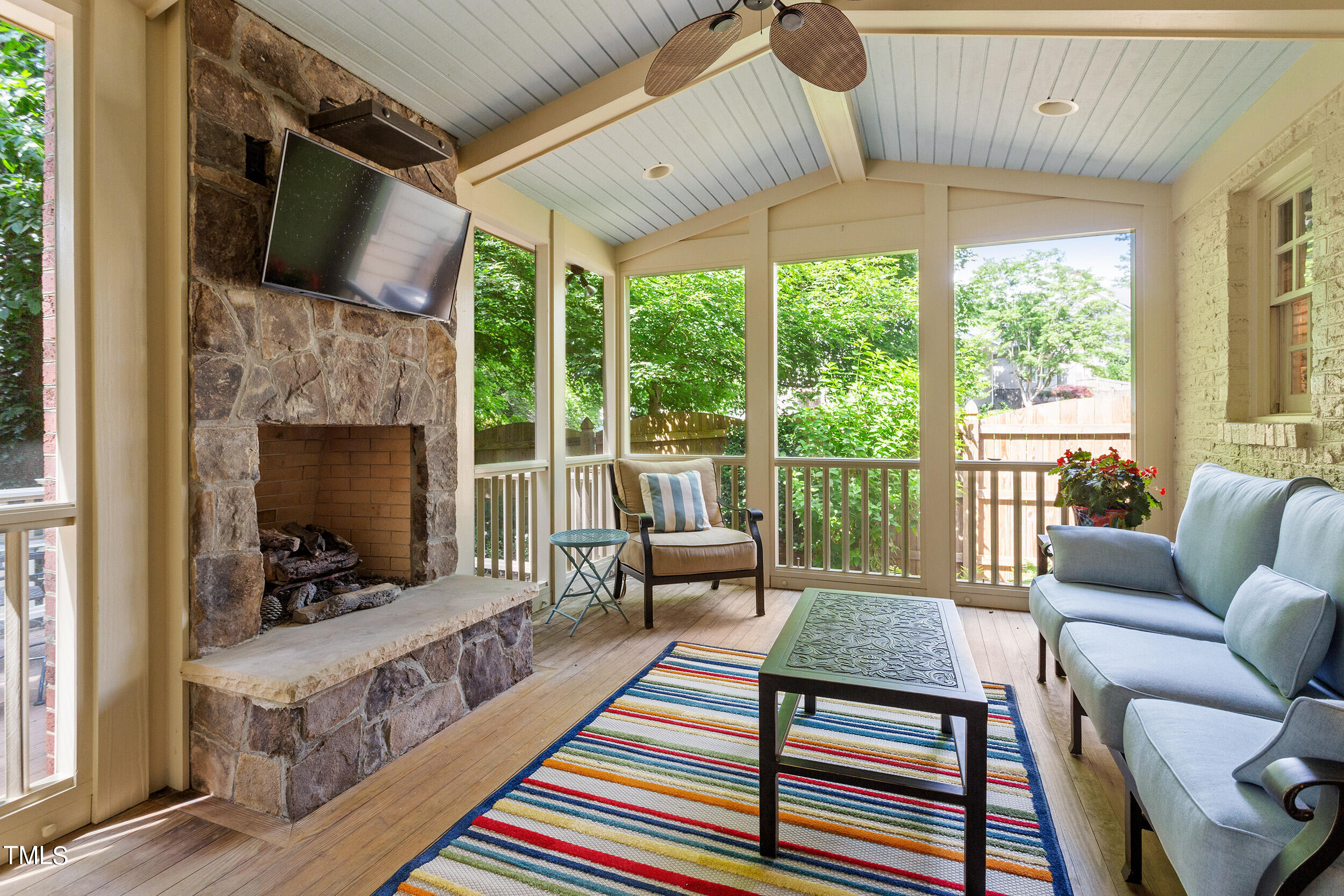 524 Lakestone Drive