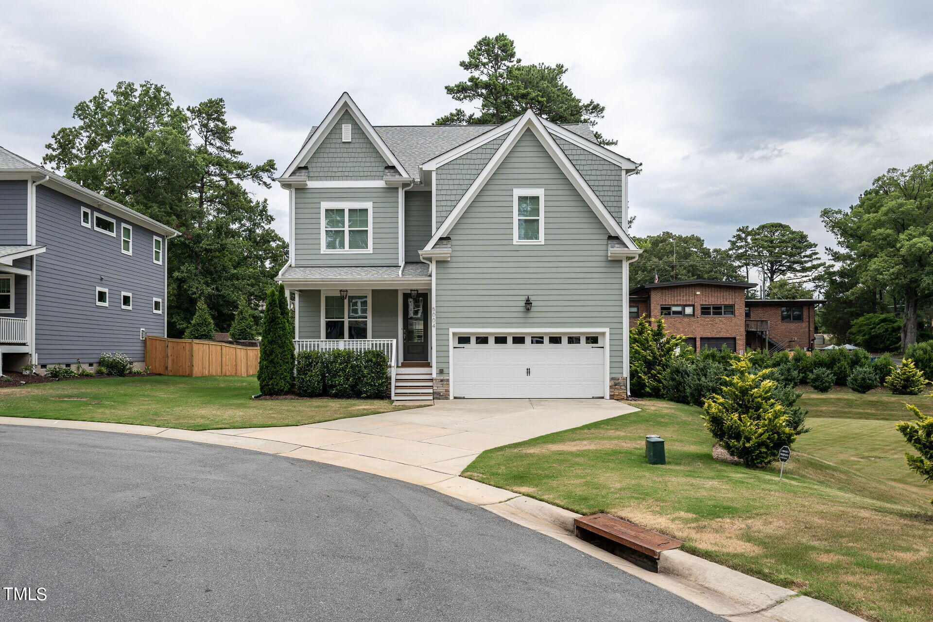 5004 Centerbud Place