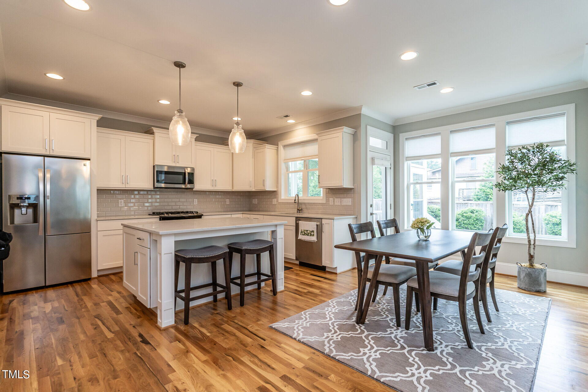 5004 Centerbud Place