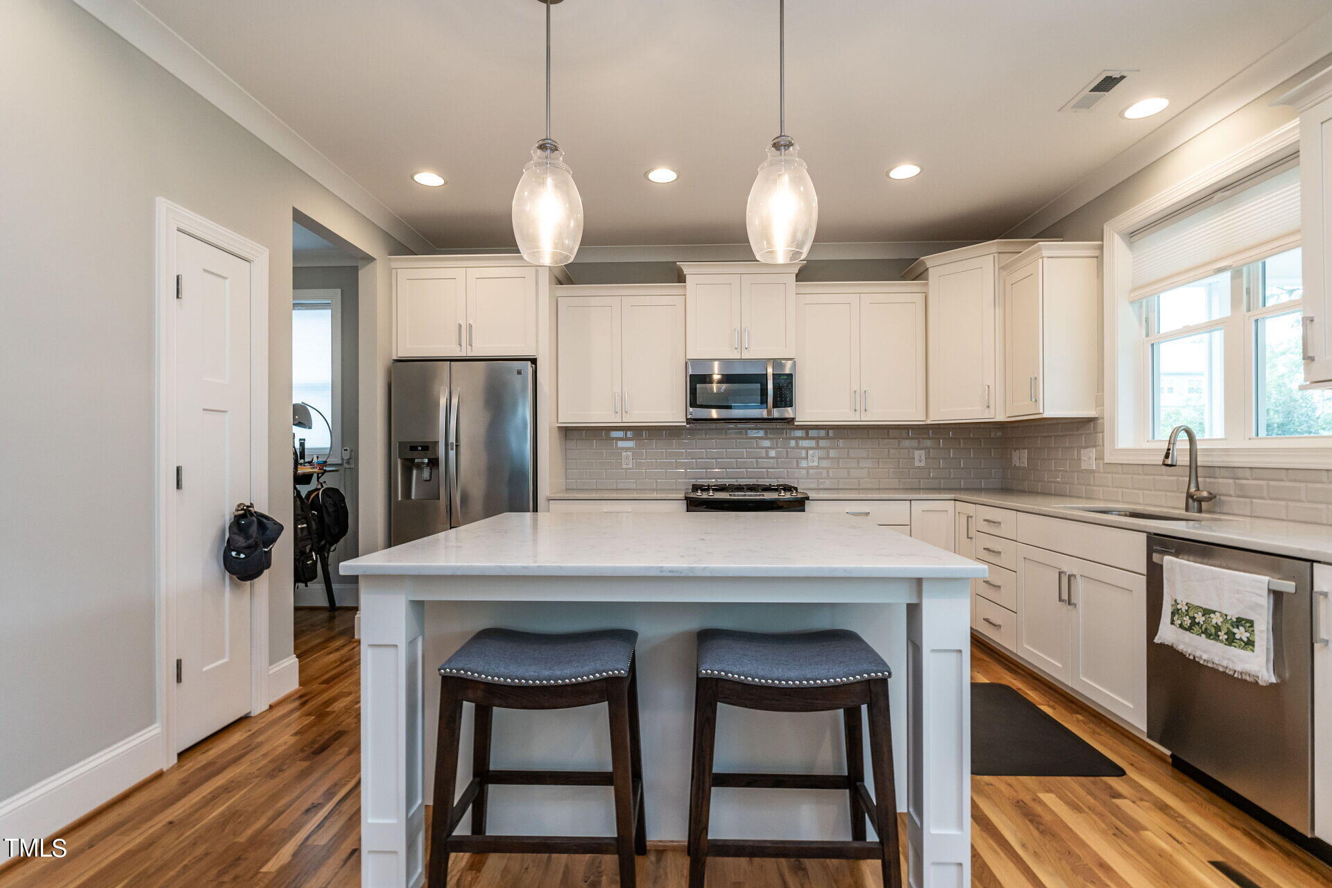 5004 Centerbud Place