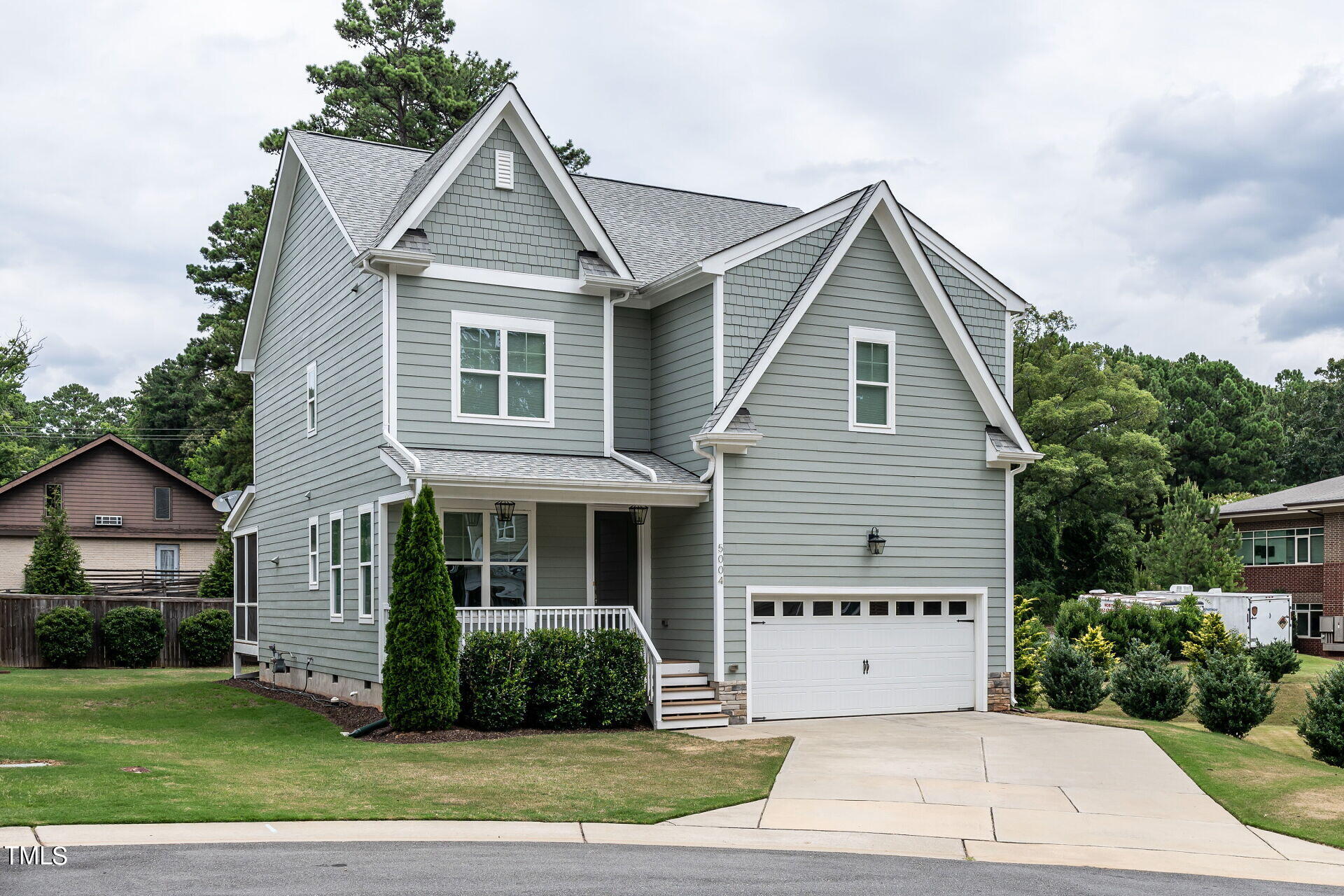 5004 Centerbud Place