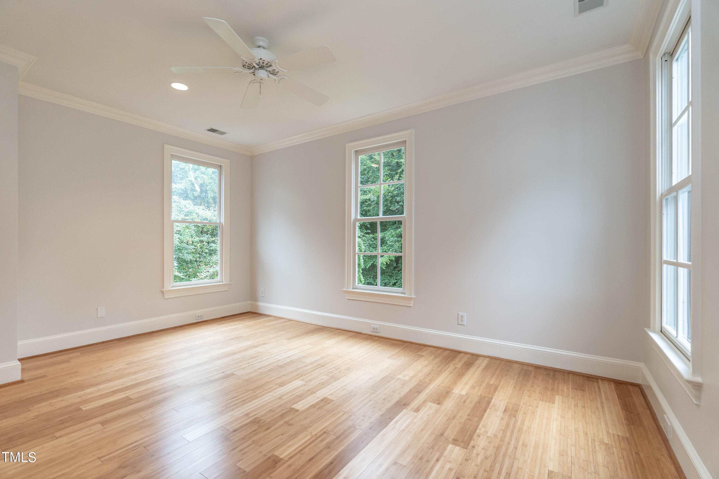 1240 Barclay Manor Way