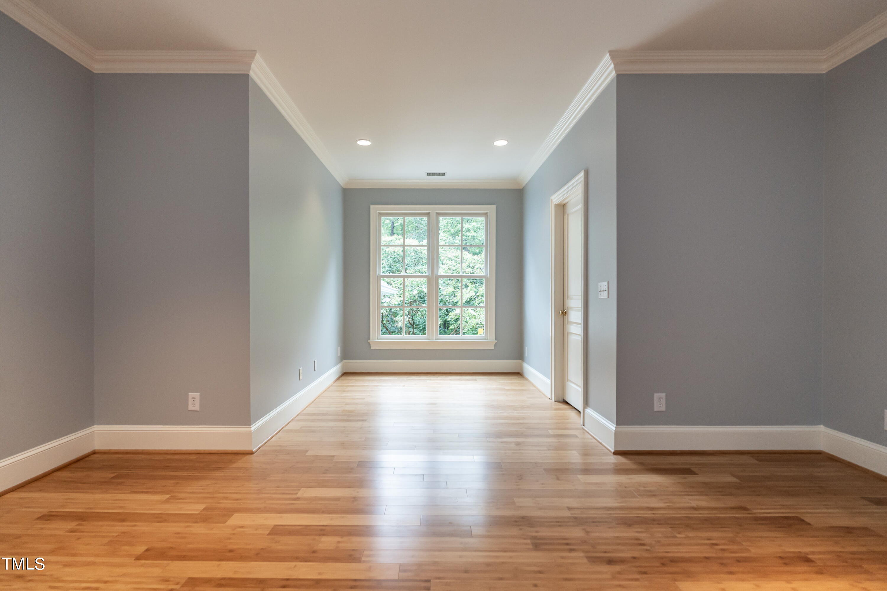 1240 Barclay Manor Way