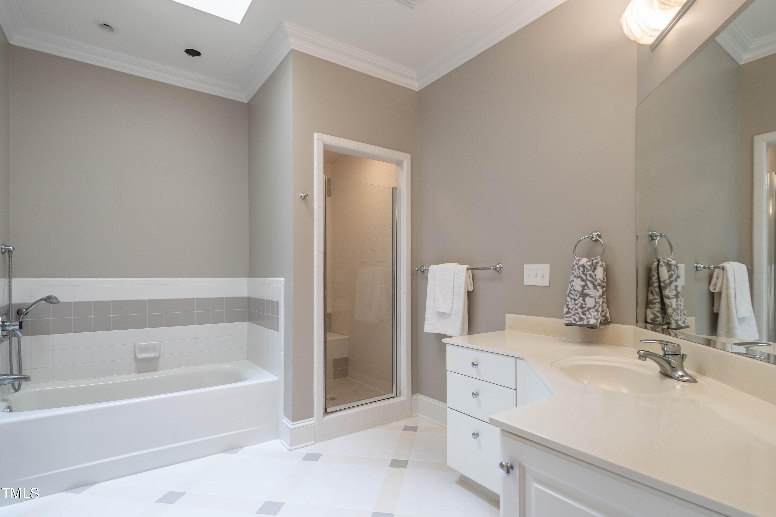 1240 Barclay Manor Way