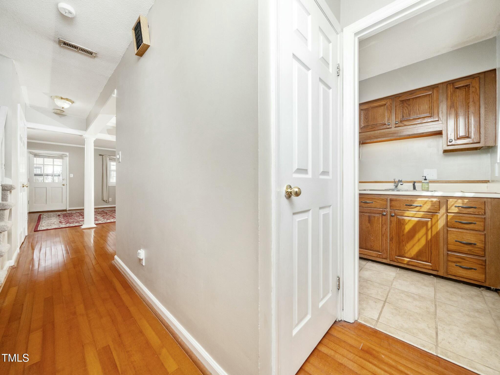 6469 New Market Way