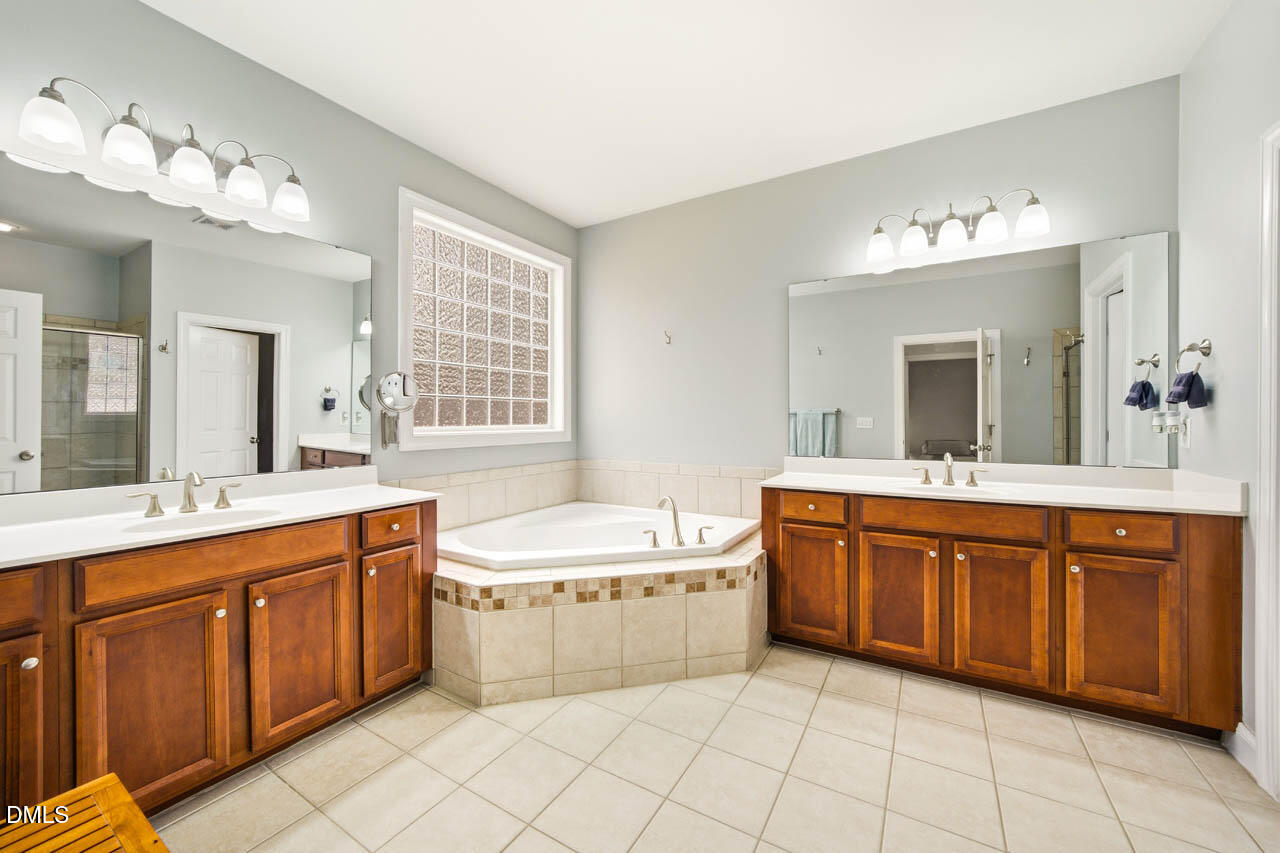 76 S Duelling Oaks Drive