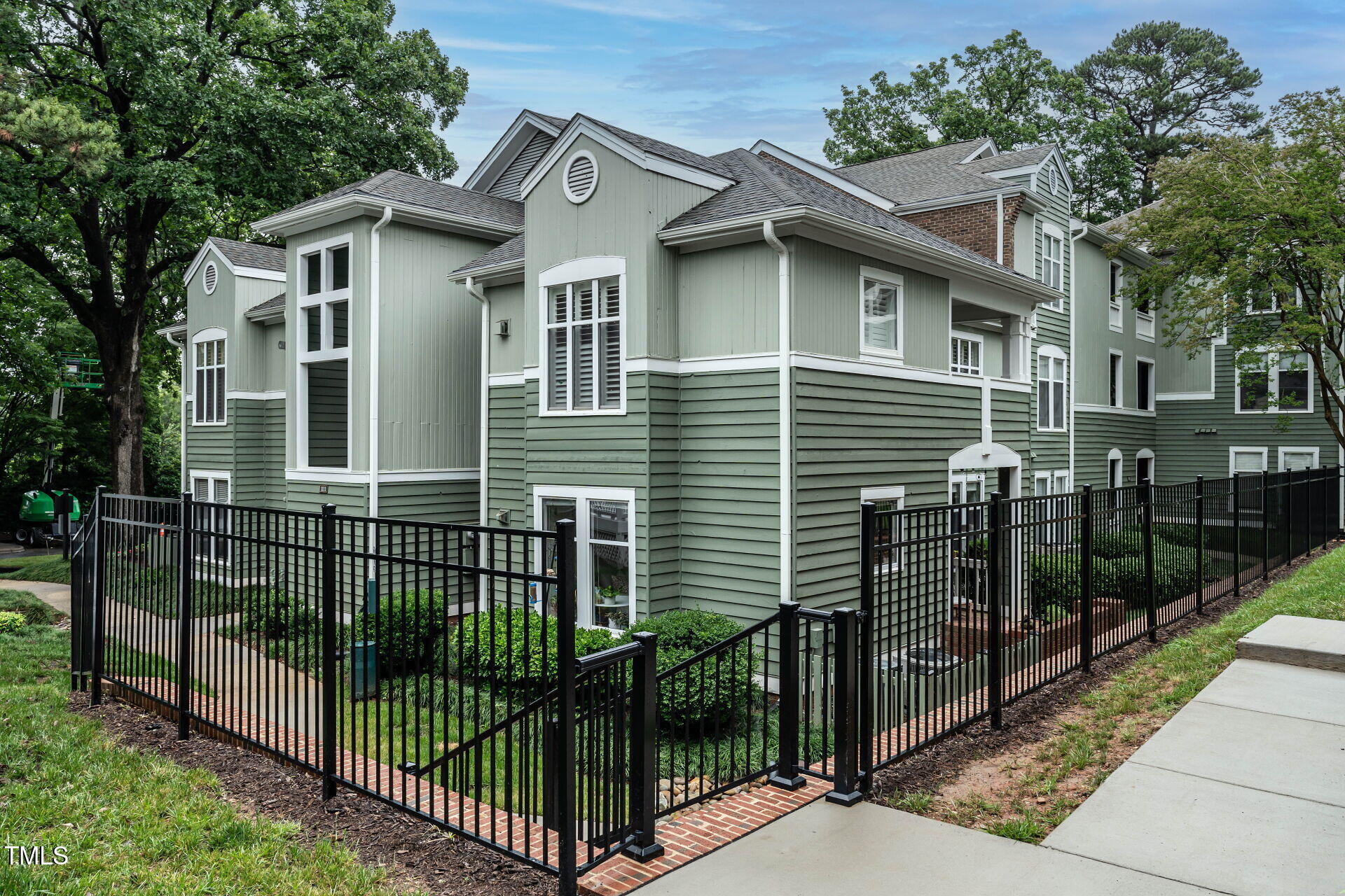 1111 Parkridge Lane # 103
