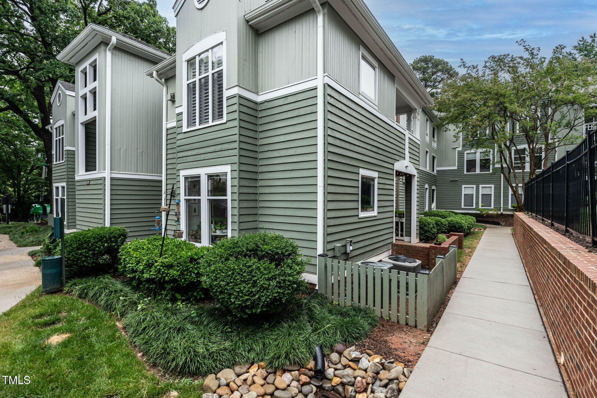 1111 Parkridge Lane # 103