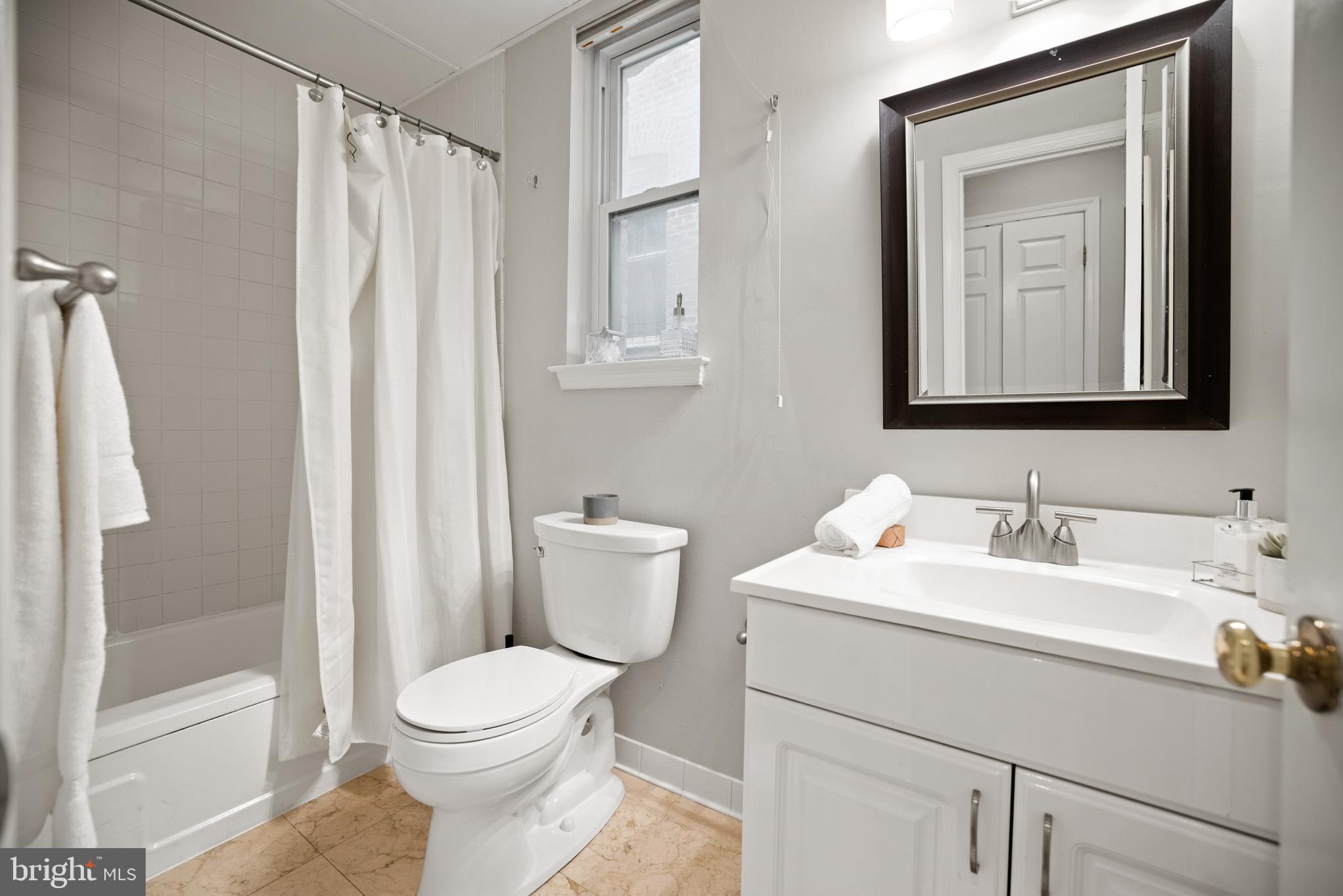 1810 California STREET NW Unit: 201