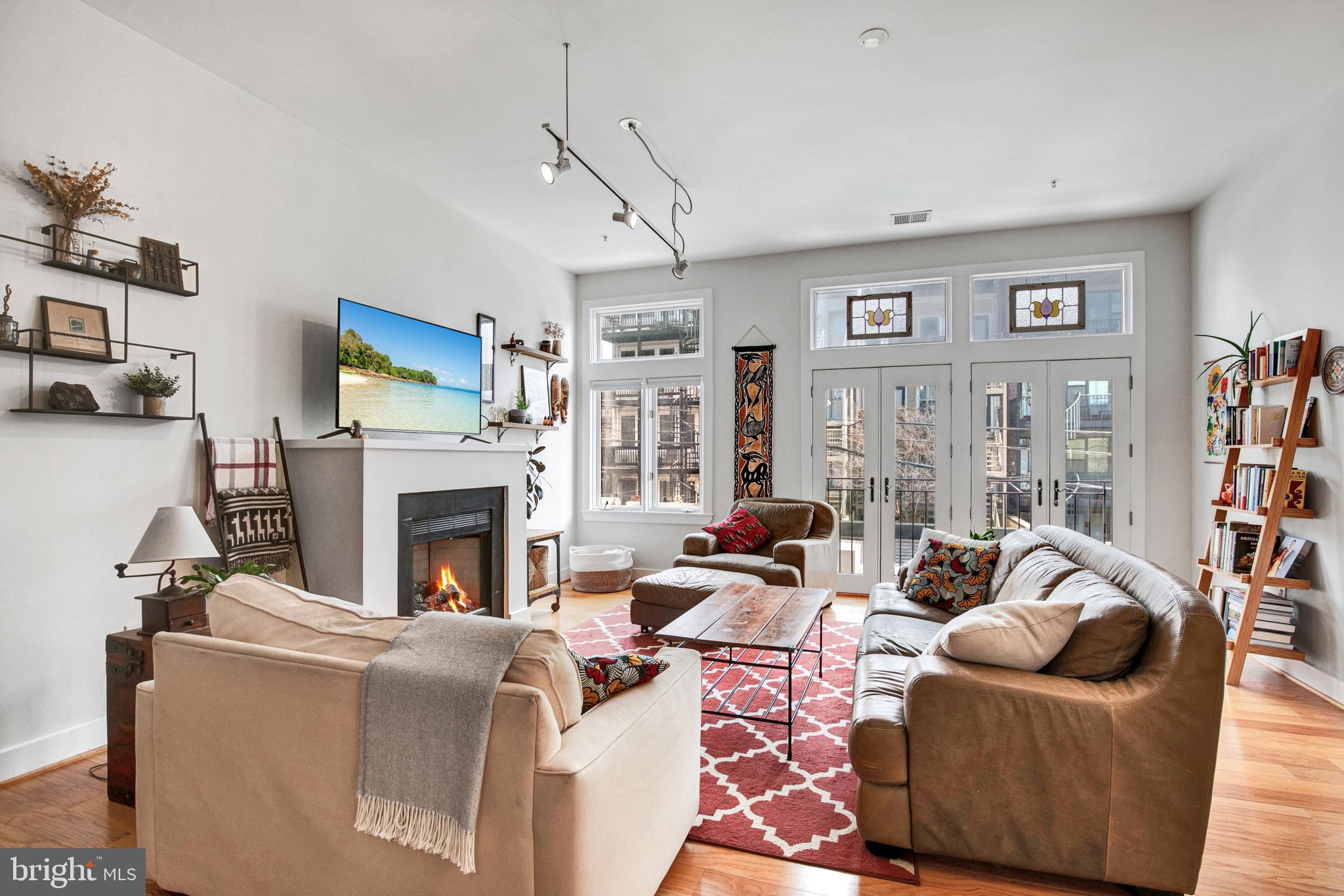 2357 Champlain St NW #302