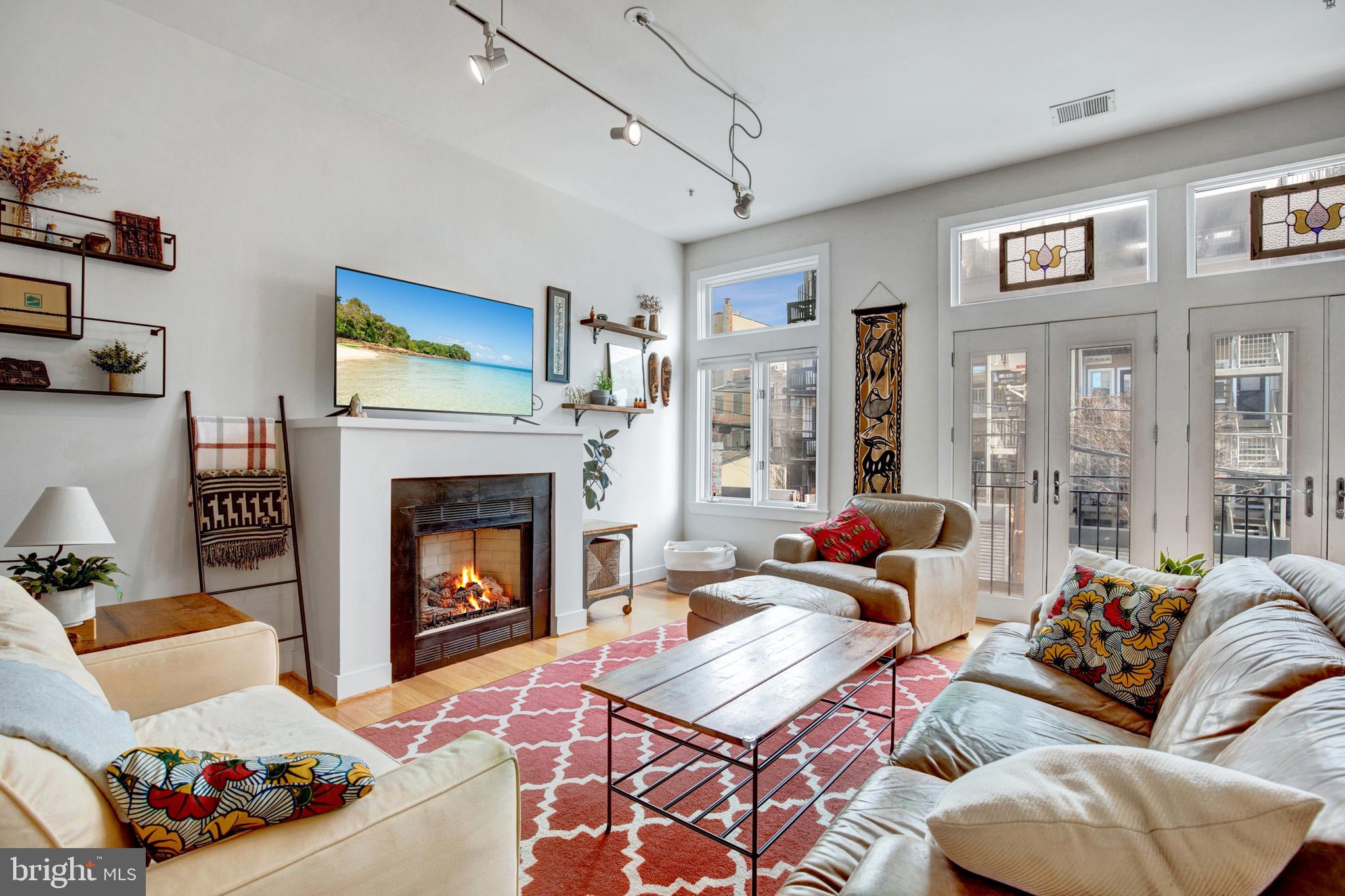 2357 Champlain St NW #302