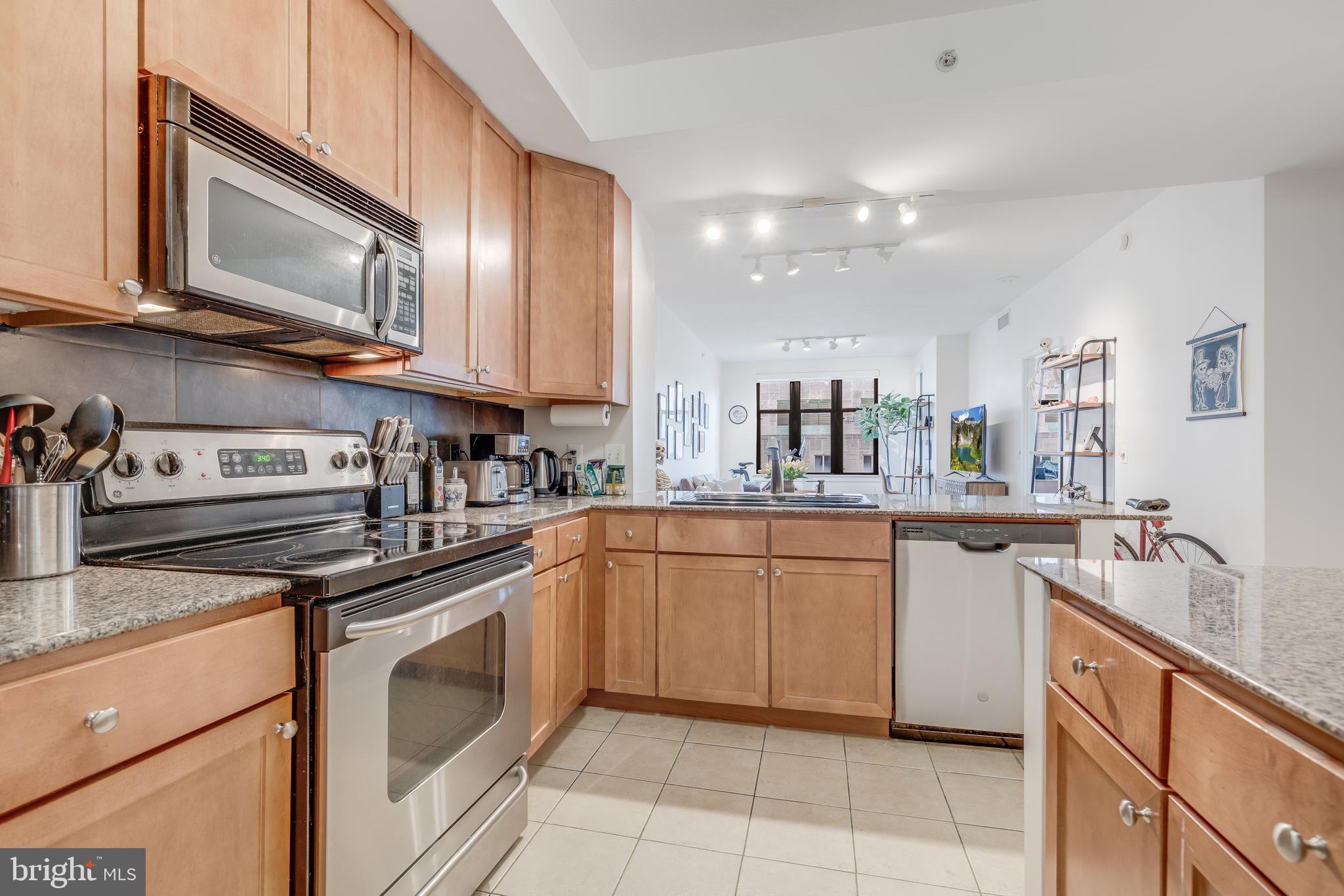 400 MASSACHUSETTS AVE NW #905