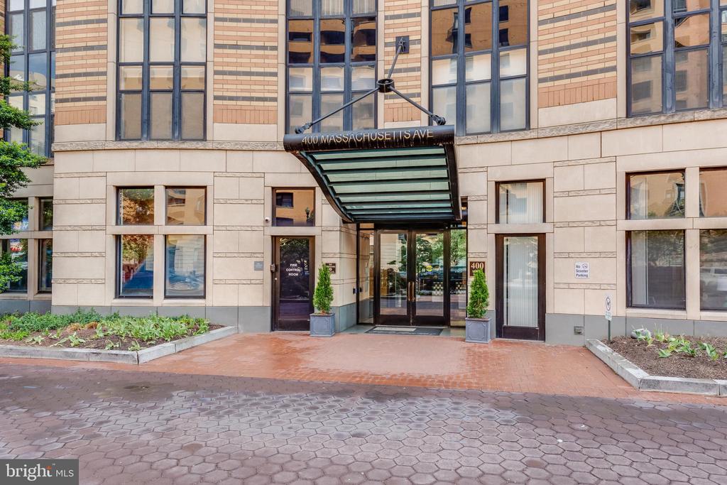400 MASSACHUSETTS AVE NW #905
