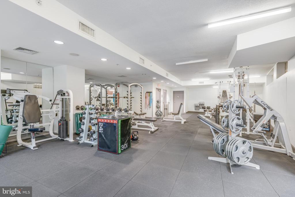 400 MASSACHUSETTS AVE NW #905