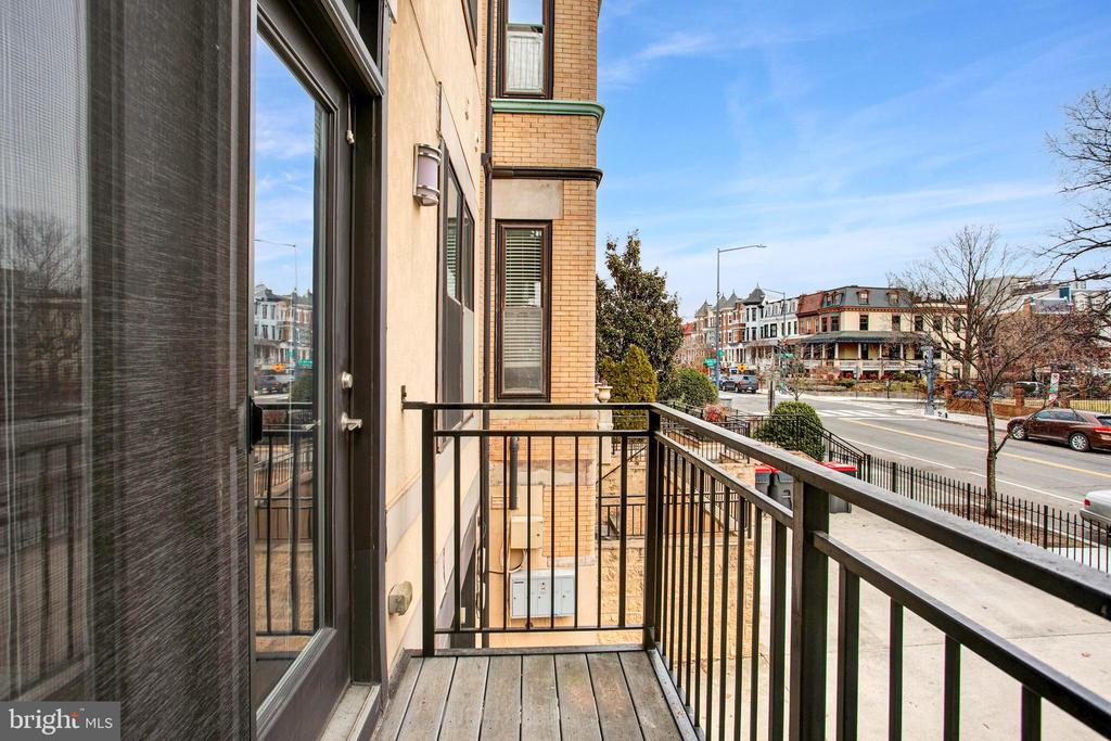 1300 Euclid St NW #4