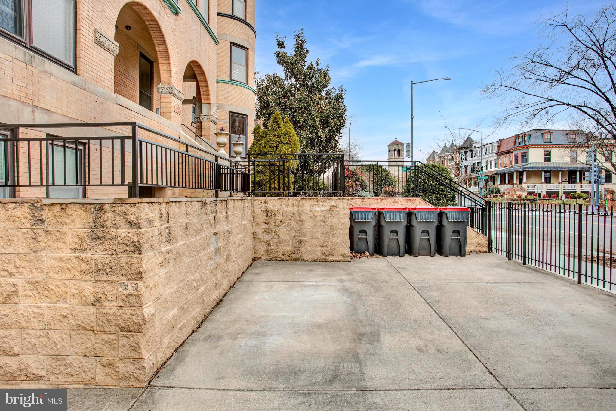 1300 Euclid St NW #4